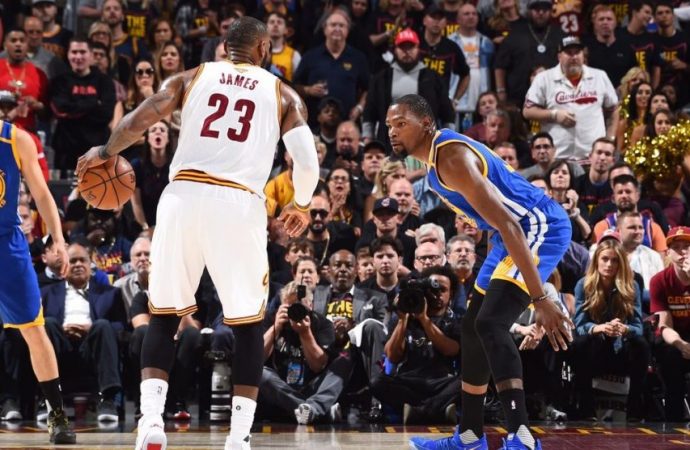 WARRIORS TAKE A 2-0 LEAD AGAINST THE CAVALIERS